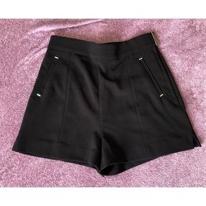 H&M High Waisted Shorts Black size 8